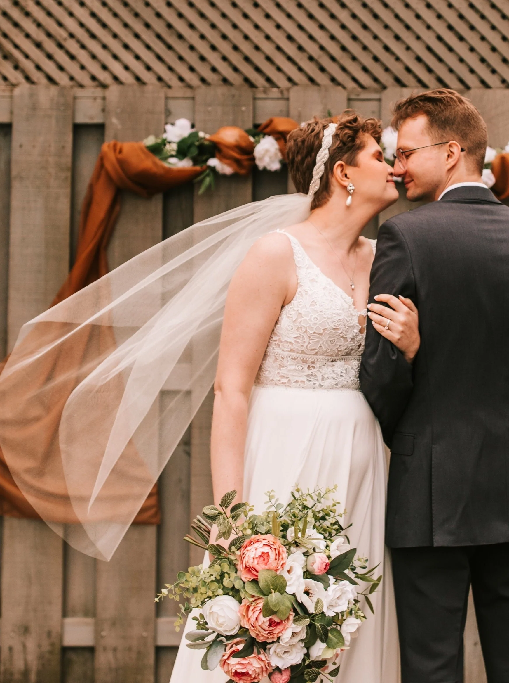 Simple Fingertip Bridal Veil for Short Hair, Bobs & Pixies - Studio 3 Twenty One LLC
